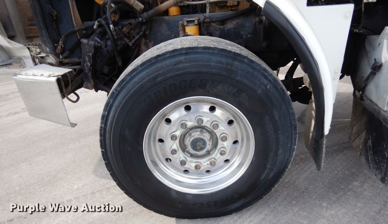 image for item KU9848 1999 Peterbilt 378  hydroseeder truck