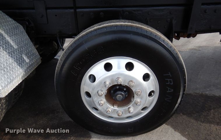 image for item KU9848 1999 Peterbilt 378  hydroseeder truck