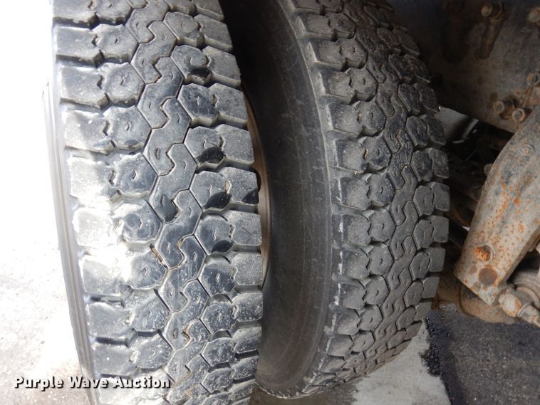 image for item KU9848 1999 Peterbilt 378  hydroseeder truck