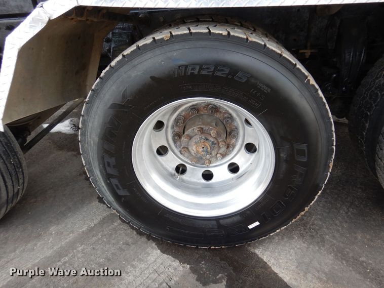 image for item KU9848 1999 Peterbilt 378  hydroseeder truck