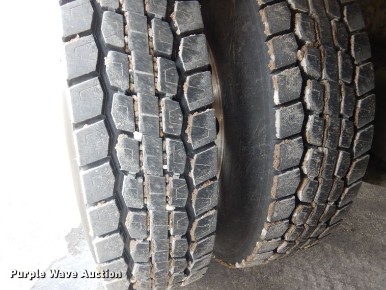 image for item KU9848 1999 Peterbilt 378  hydroseeder truck