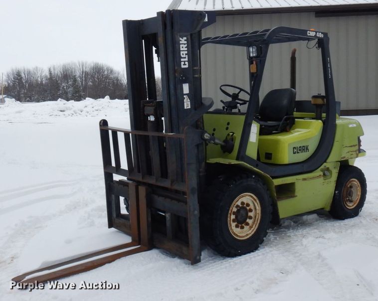 image for item KU9851 Clark CMP450D  forklift