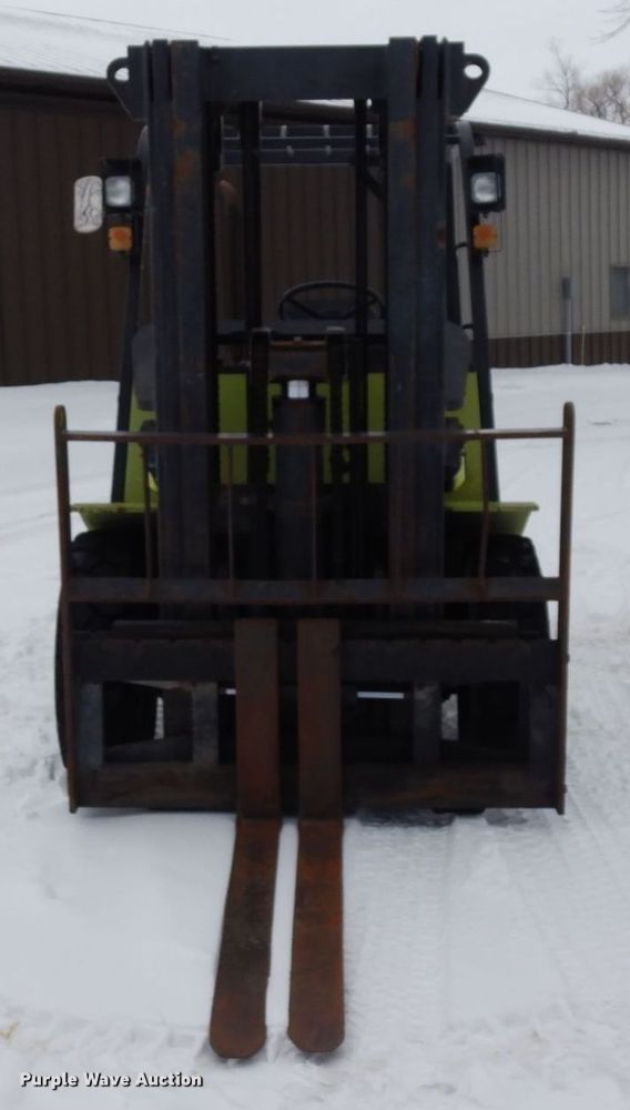image for item KU9851 Clark CMP450D  forklift