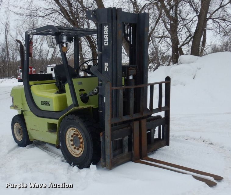 image for item KU9851 Clark CMP450D  forklift