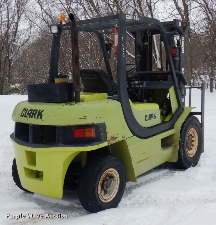 image for item KU9851 Clark CMP450D  forklift