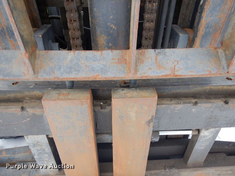 image for item KU9851 Clark CMP450D  forklift