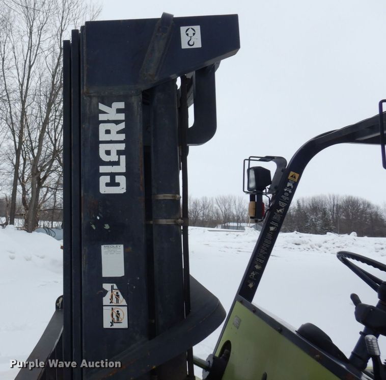 image for item KU9851 Clark CMP450D  forklift