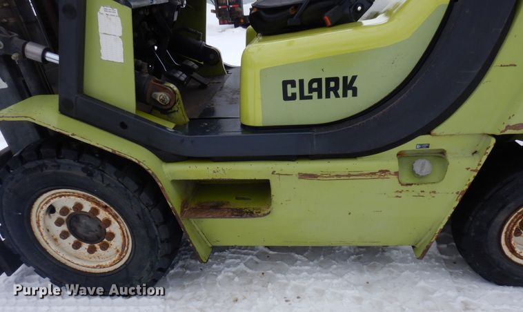 image for item KU9851 Clark CMP450D  forklift