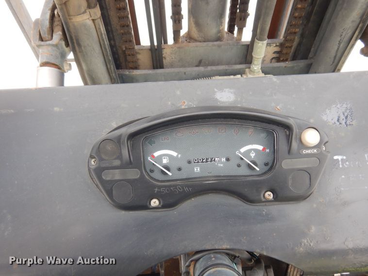 image for item KU9851 Clark CMP450D  forklift