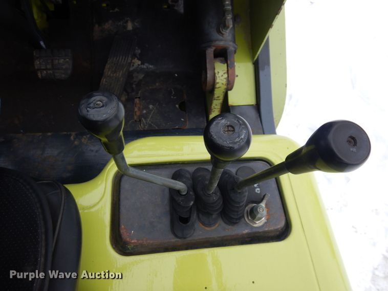 image for item KU9851 Clark CMP450D  forklift