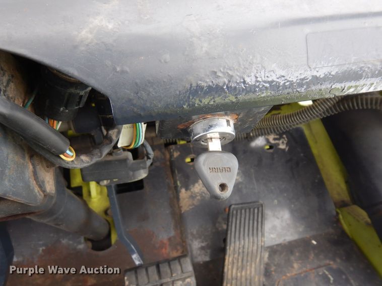 image for item KU9851 Clark CMP450D  forklift