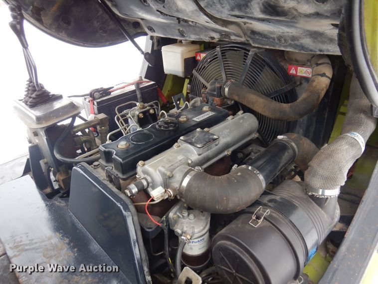 image for item KU9851 Clark CMP450D  forklift