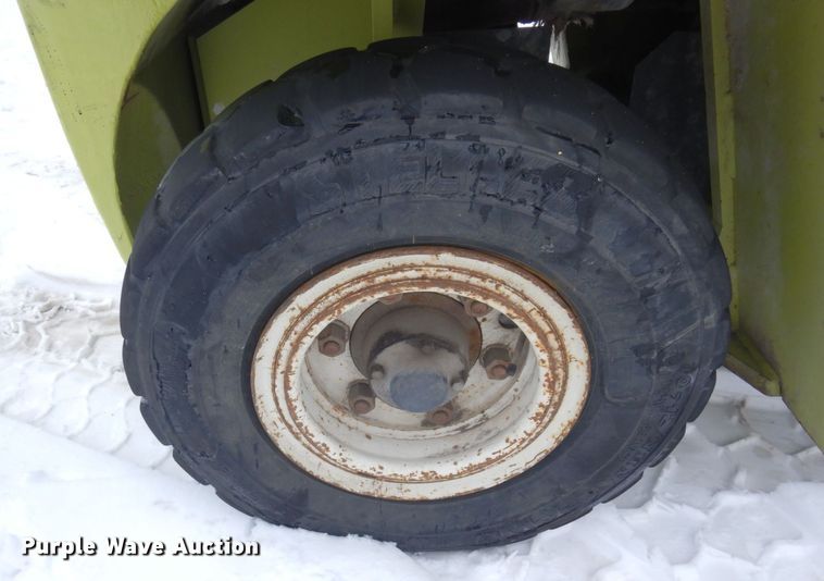 image for item KU9851 Clark CMP450D  forklift