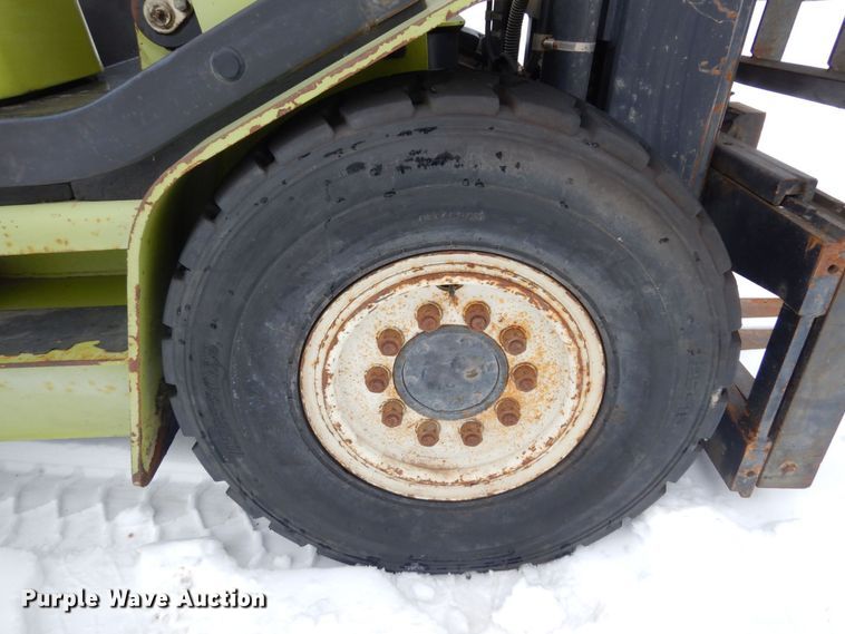 image for item KU9851 Clark CMP450D  forklift