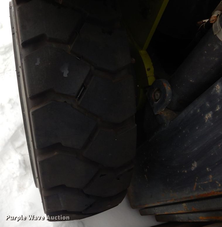 image for item KU9851 Clark CMP450D  forklift