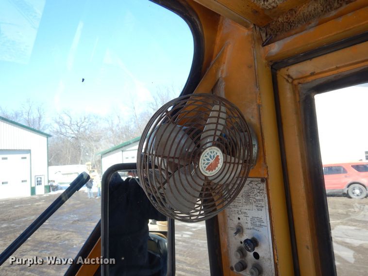 image for item KU9852 1969 Caterpillar 950  wheel loader