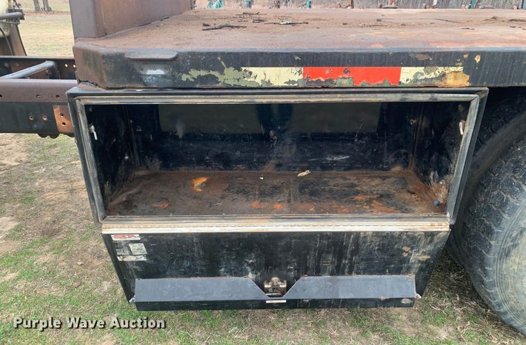 image for item KV9650 1998 International 9100  crane truck