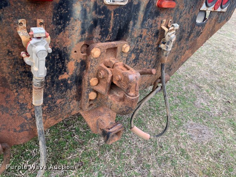 image for item KV9650 1998 International 9100  crane truck