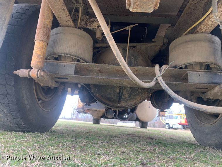 image for item KV9650 1998 International 9100  crane truck