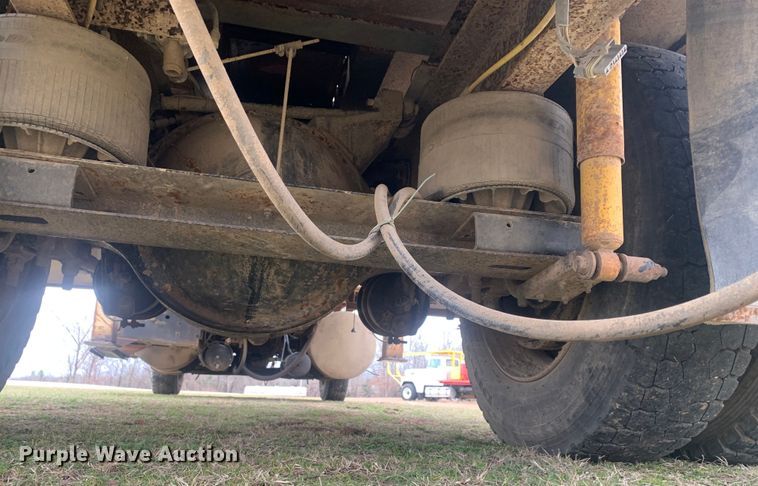 image for item KV9650 1998 International 9100  crane truck