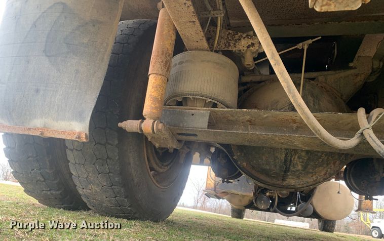 image for item KV9650 1998 International 9100  crane truck