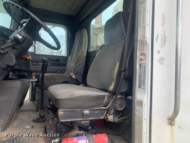 image for item KV9650 1998 International 9100  crane truck