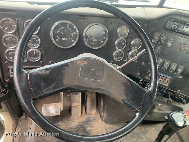 image for item KV9650 1998 International 9100  crane truck