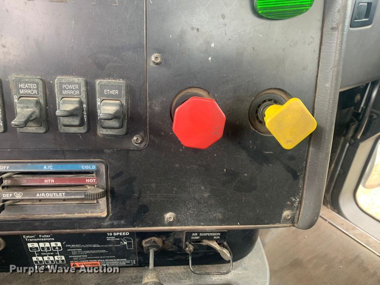 image for item KV9650 1998 International 9100  crane truck