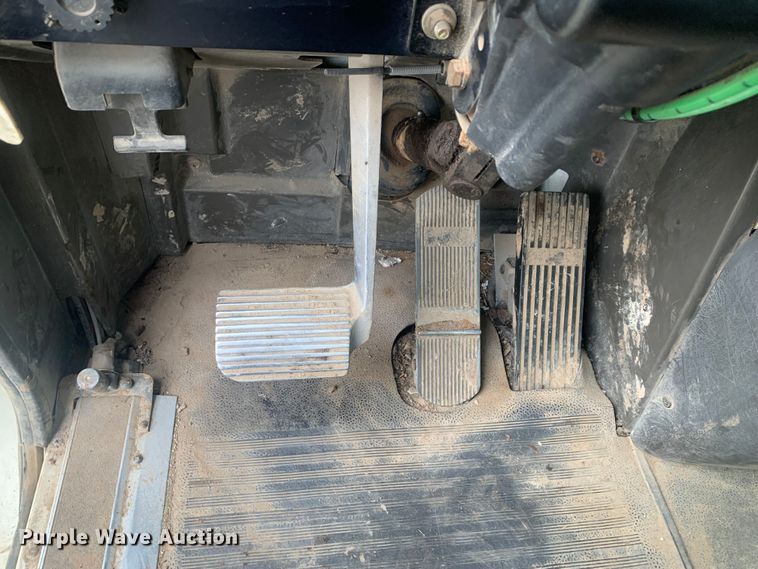 image for item KV9650 1998 International 9100  crane truck