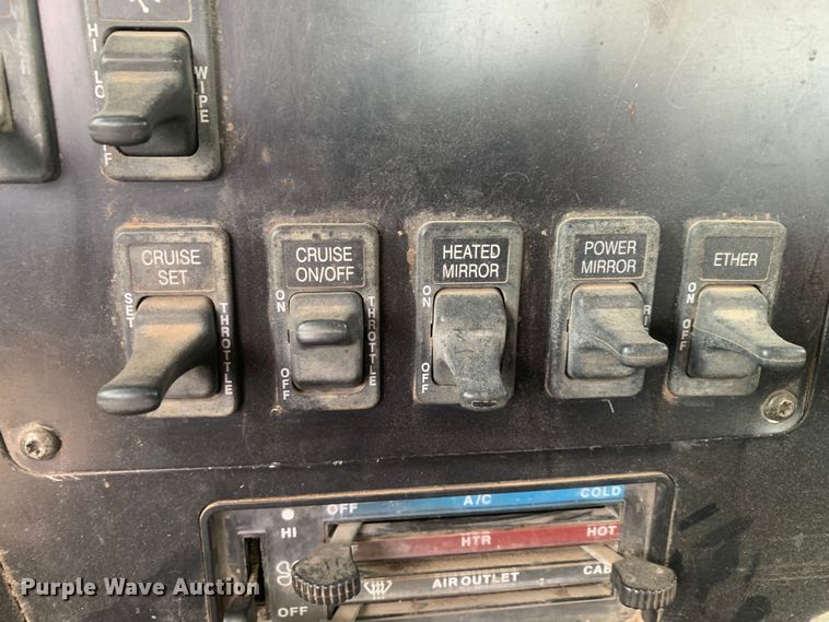 image for item KV9650 1998 International 9100  crane truck