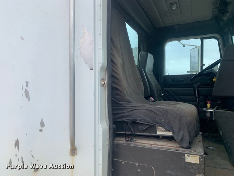 image for item KV9650 1998 International 9100  crane truck