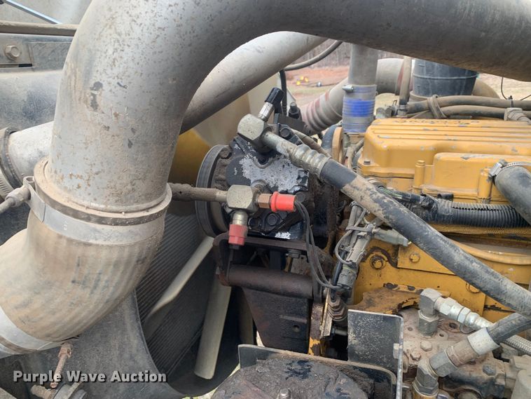 image for item KV9650 1998 International 9100  crane truck