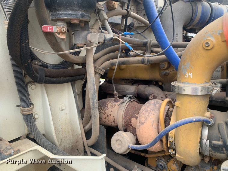 image for item KV9650 1998 International 9100  crane truck