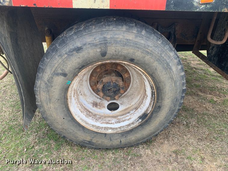 image for item KV9650 1998 International 9100  crane truck