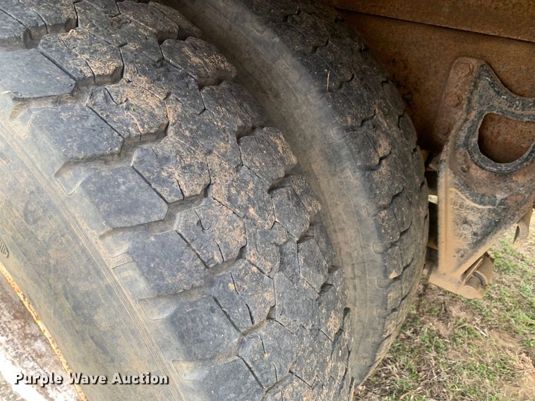 image for item KV9650 1998 International 9100  crane truck