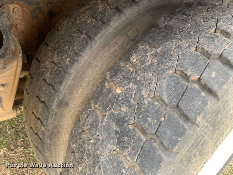 image for item KV9650 1998 International 9100  crane truck