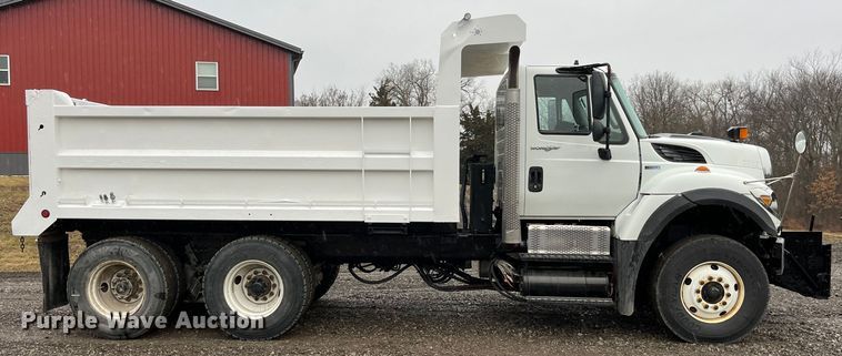 image for item LA9826 2013 International WorkStar 7500  dump truck