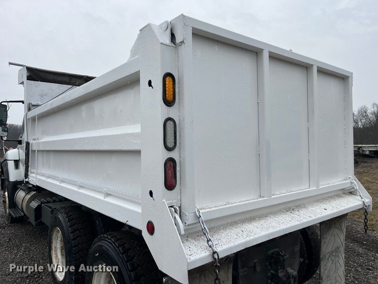 image for item LA9826 2013 International WorkStar 7500  dump truck