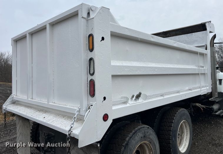 image for item LA9826 2013 International WorkStar 7500  dump truck