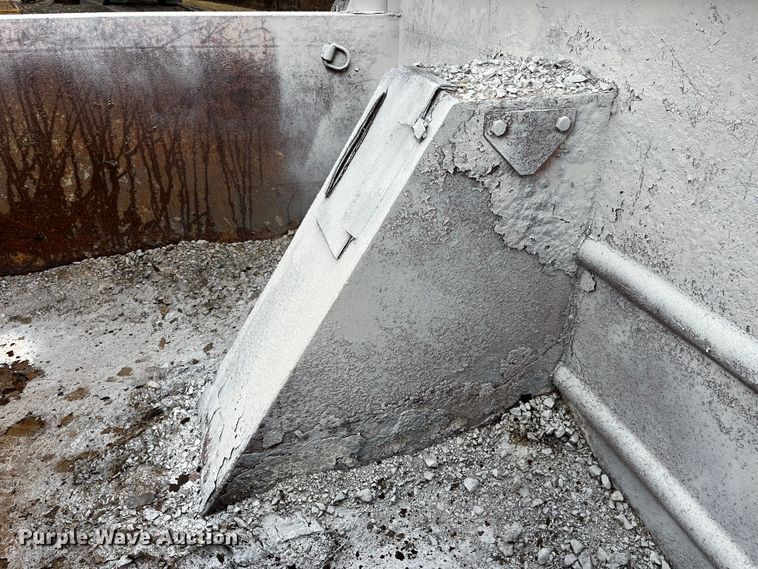 image for item LA9826 2013 International WorkStar 7500  dump truck