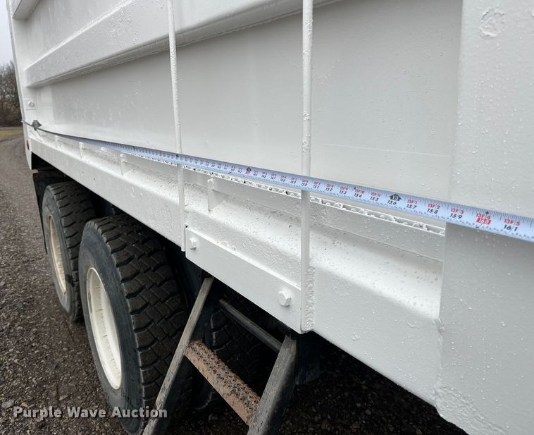 image for item LA9826 2013 International WorkStar 7500  dump truck