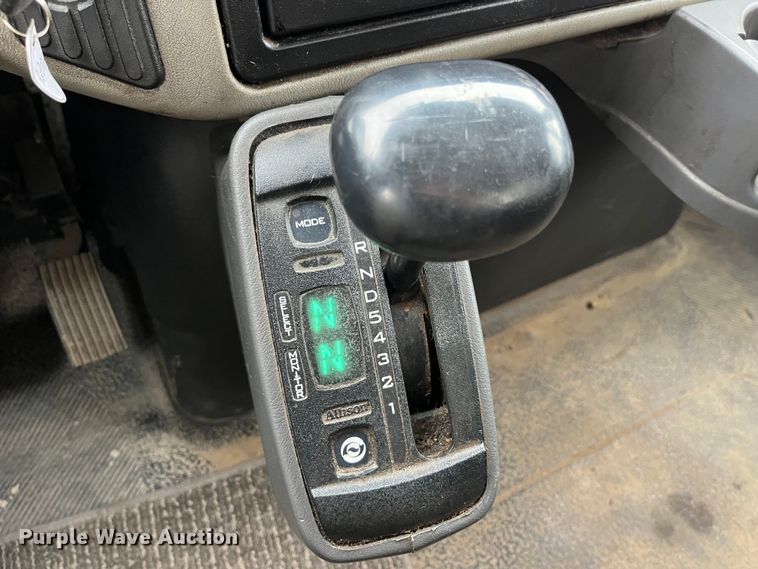 image for item LA9826 2013 International WorkStar 7500  dump truck