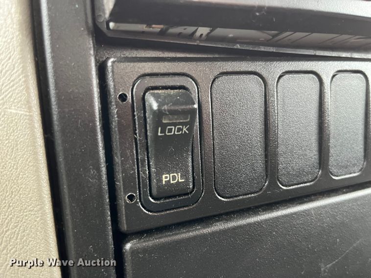 image for item LA9826 2013 International WorkStar 7500  dump truck