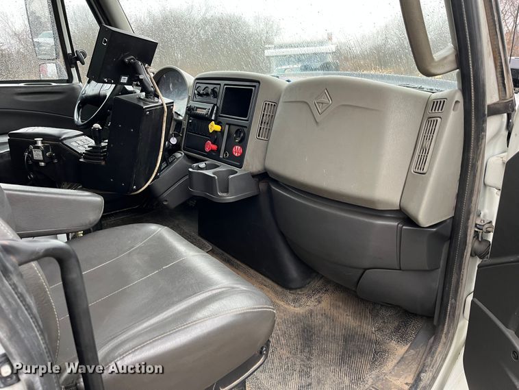 image for item LA9826 2013 International WorkStar 7500  dump truck