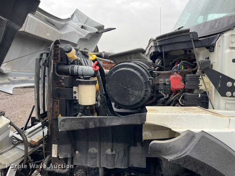 image for item LA9826 2013 International WorkStar 7500  dump truck