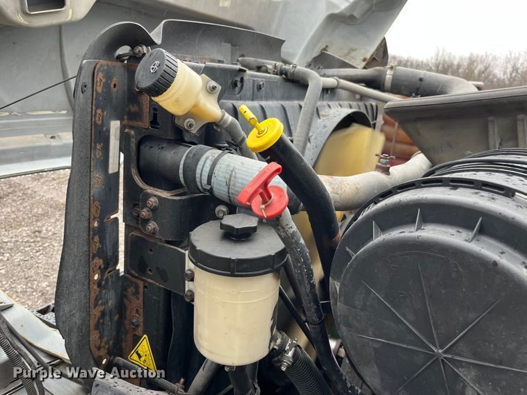 image for item LA9826 2013 International WorkStar 7500  dump truck