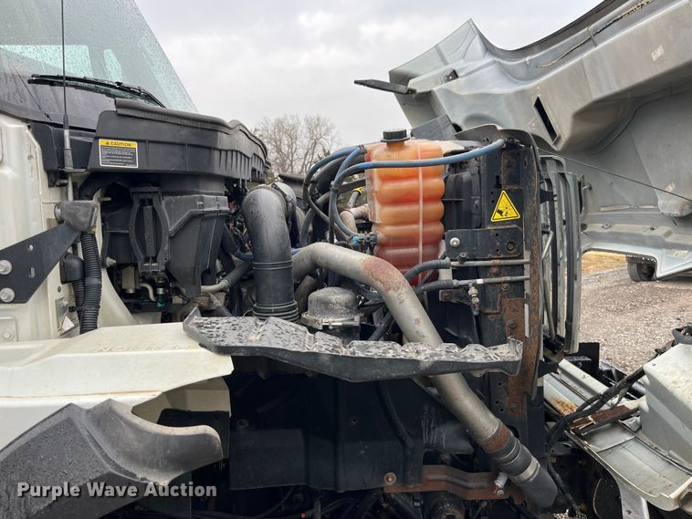 image for item LA9826 2013 International WorkStar 7500  dump truck