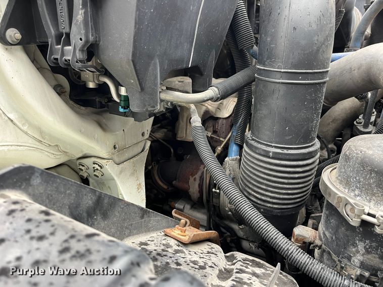 image for item LA9826 2013 International WorkStar 7500  dump truck