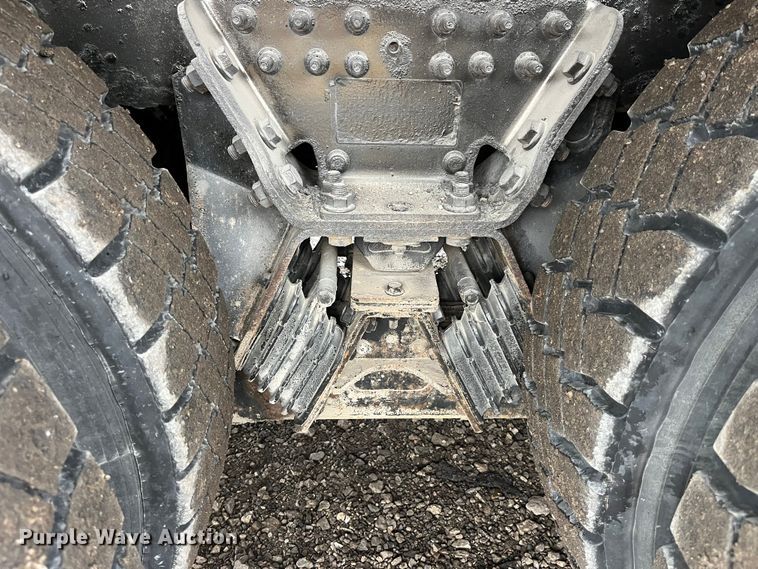 image for item LA9826 2013 International WorkStar 7500  dump truck