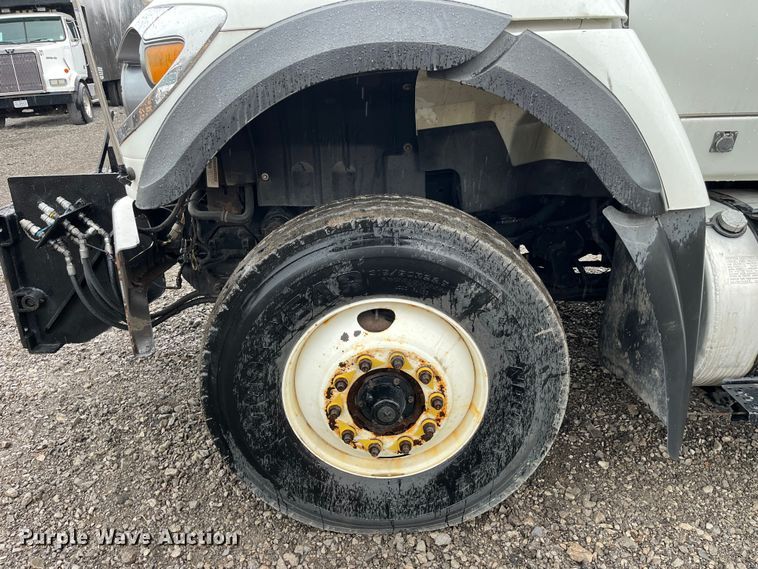 image for item LA9826 2013 International WorkStar 7500  dump truck